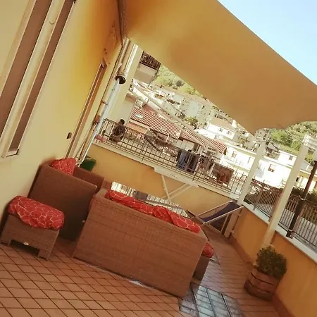 Semesterbostad La Rosa Rossa Pimonte
